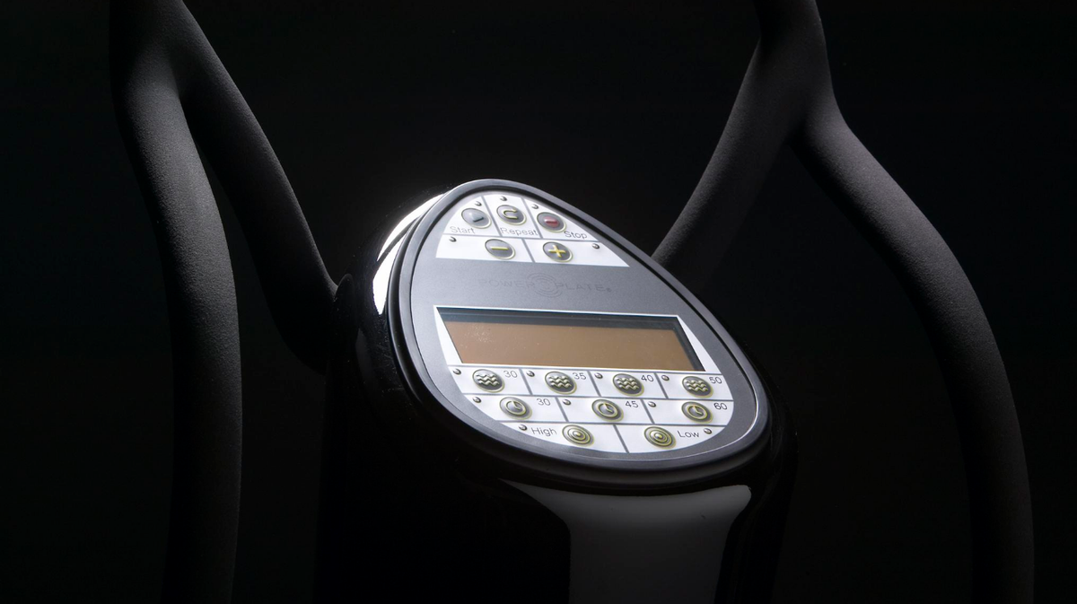 Power Plate pro5 vibration platform control console with frequency and timer controls